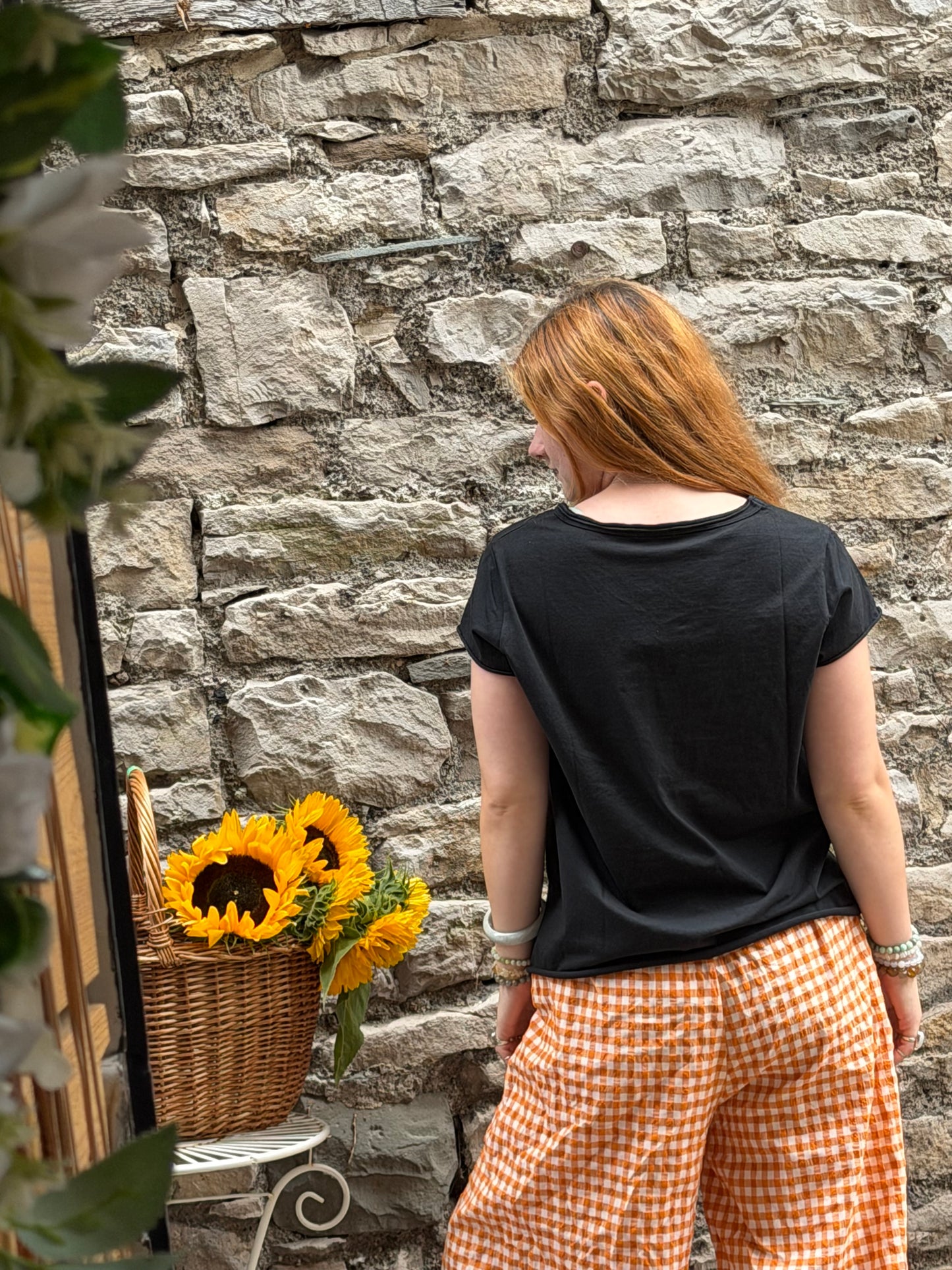 Plain tee one size fits 8-16 in black