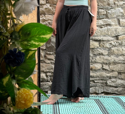 Amoki Crinkle Fully Elasticated Floaty Trousers One Fit Size 8-18 In Black
