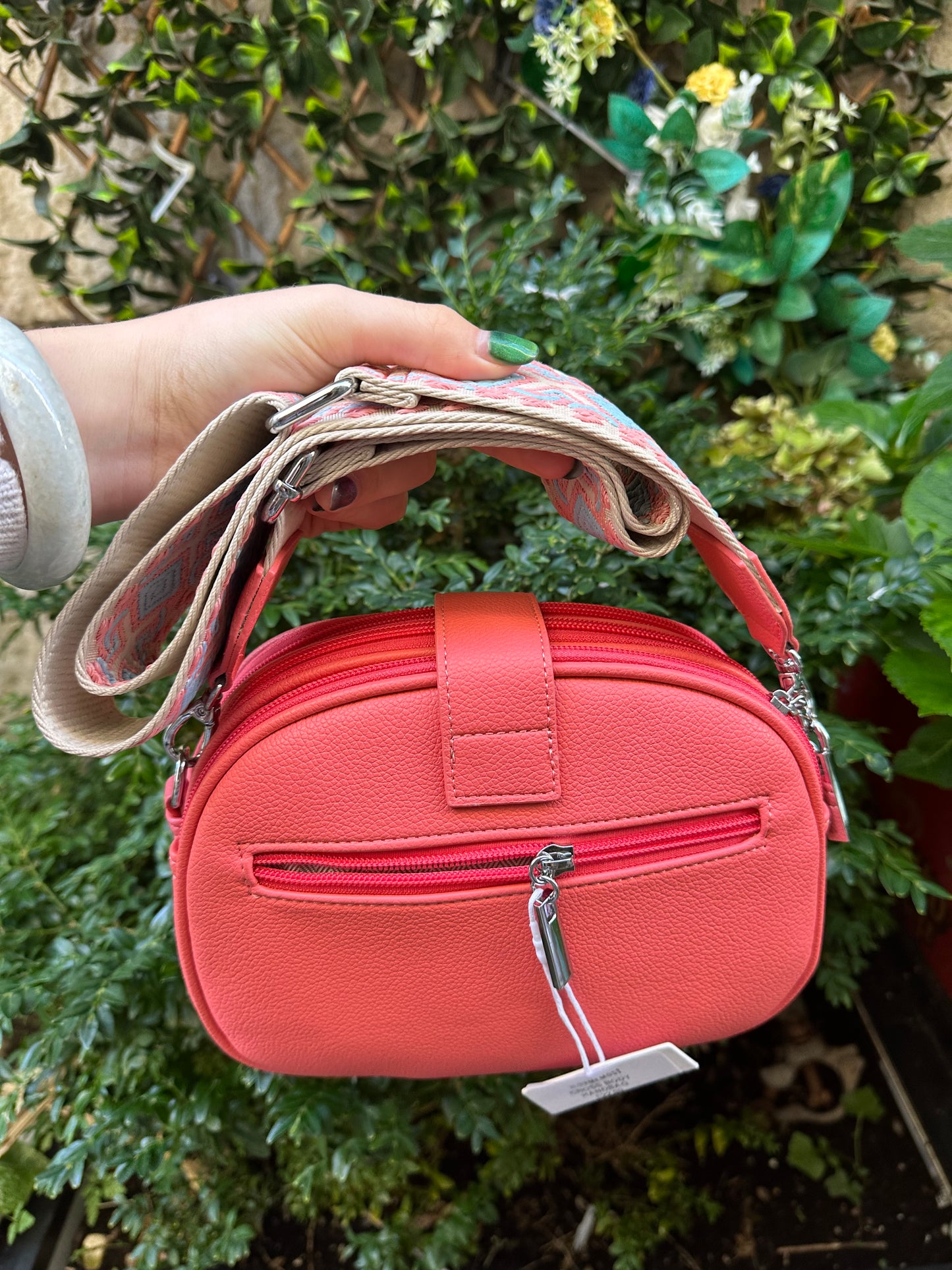 Crossbody bag in coral