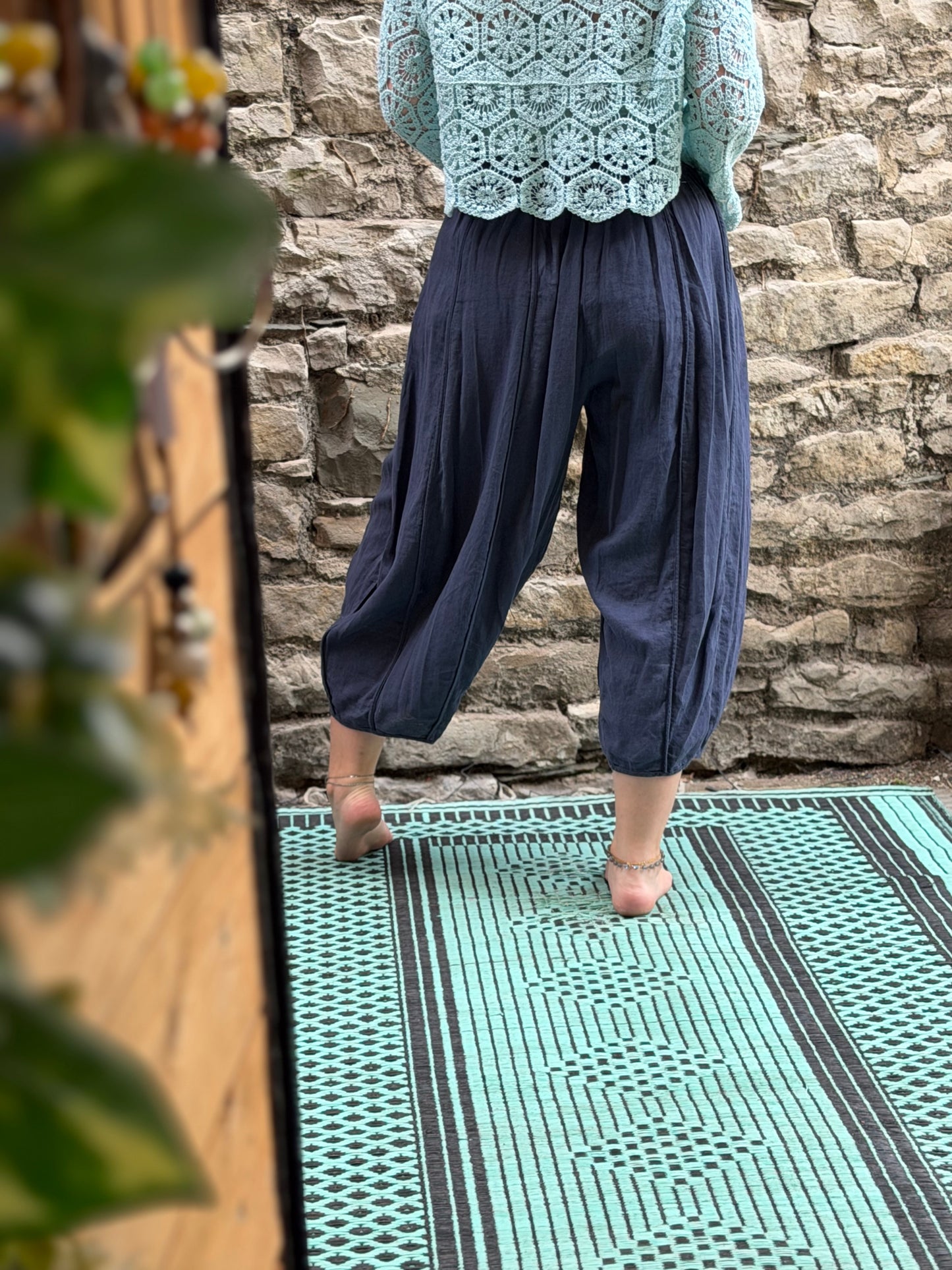 Pure Linen Cropped Trousers in One Size Fit 8-22 in Navy