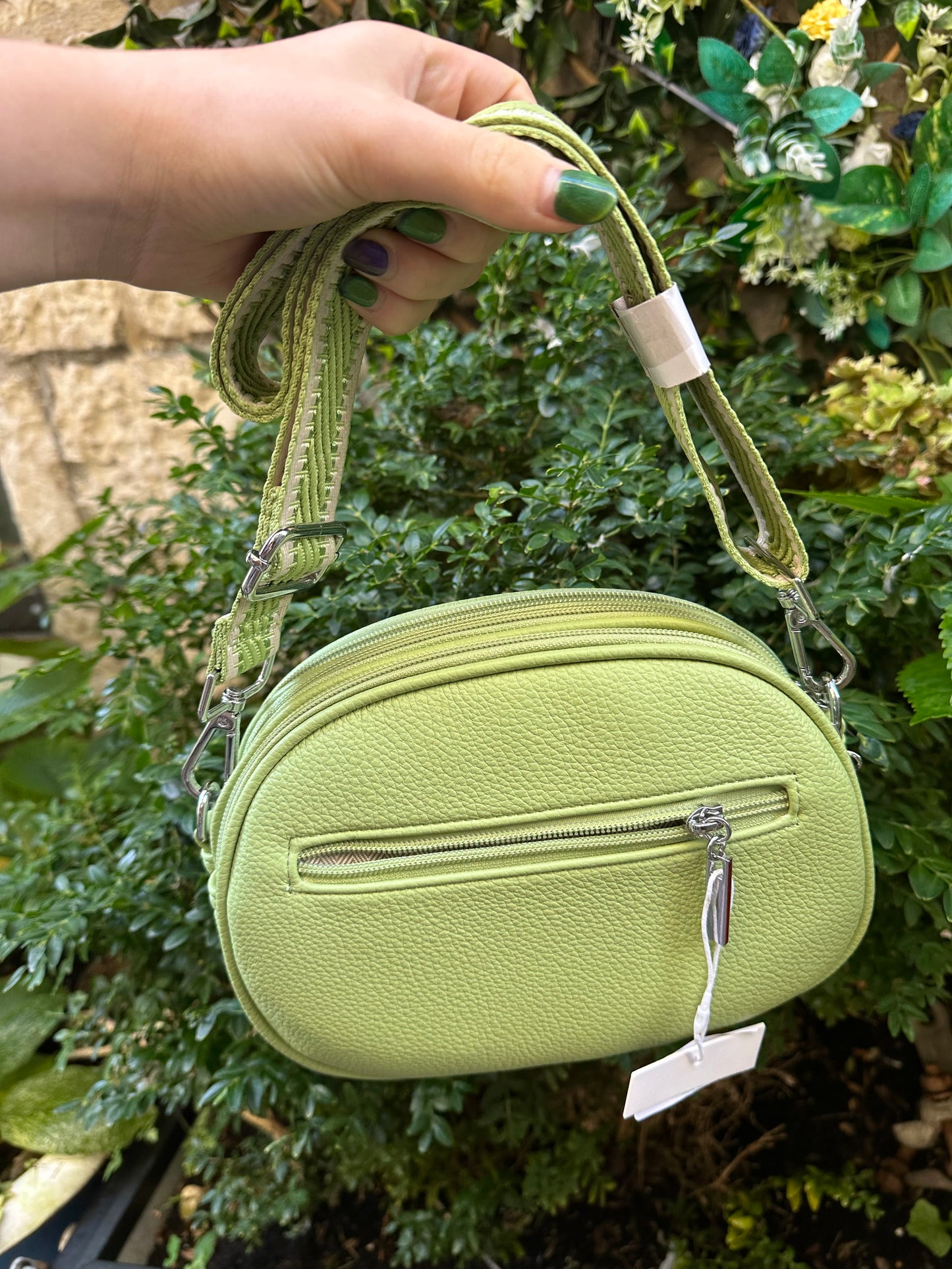 Oval crossbody bag in mint