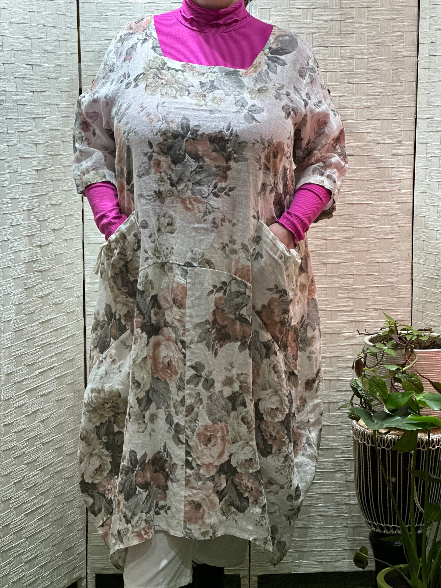 Made In Italy Pure Linen Two Pockets Floral Dress Size 12-18
