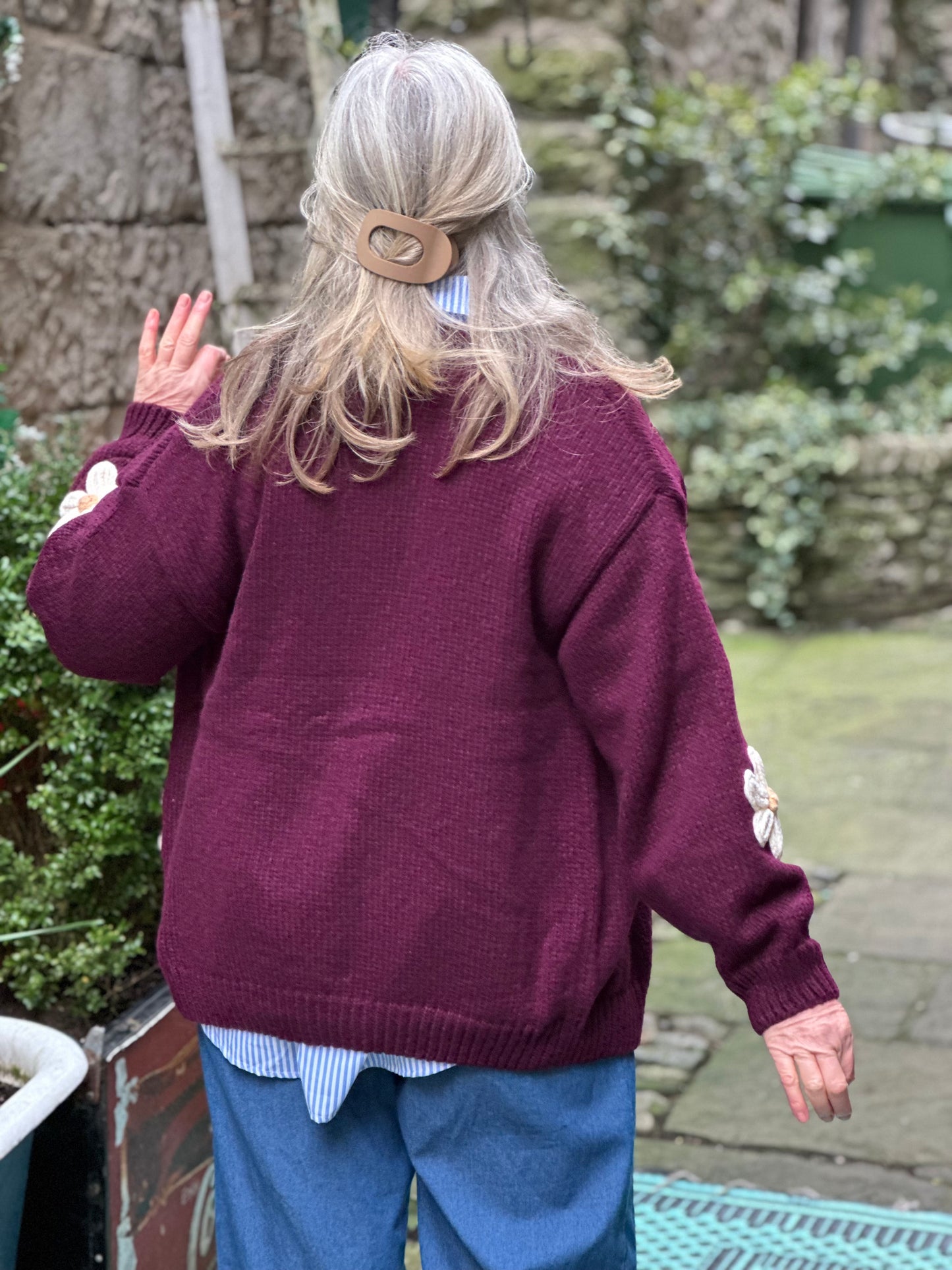 Stunning Soft Knit Daisy Moo Cardigan In Burgundy Size M/L