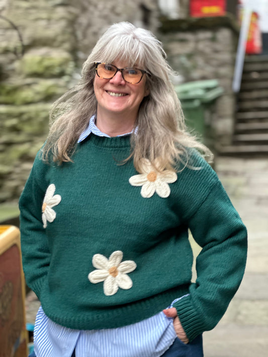 Stunning Soft Knit Daisy Moo Bottle Green Jumper Size S/M