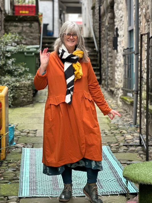 Stunning Edge To Edge Army Style Jacket In Rust Size 12-20