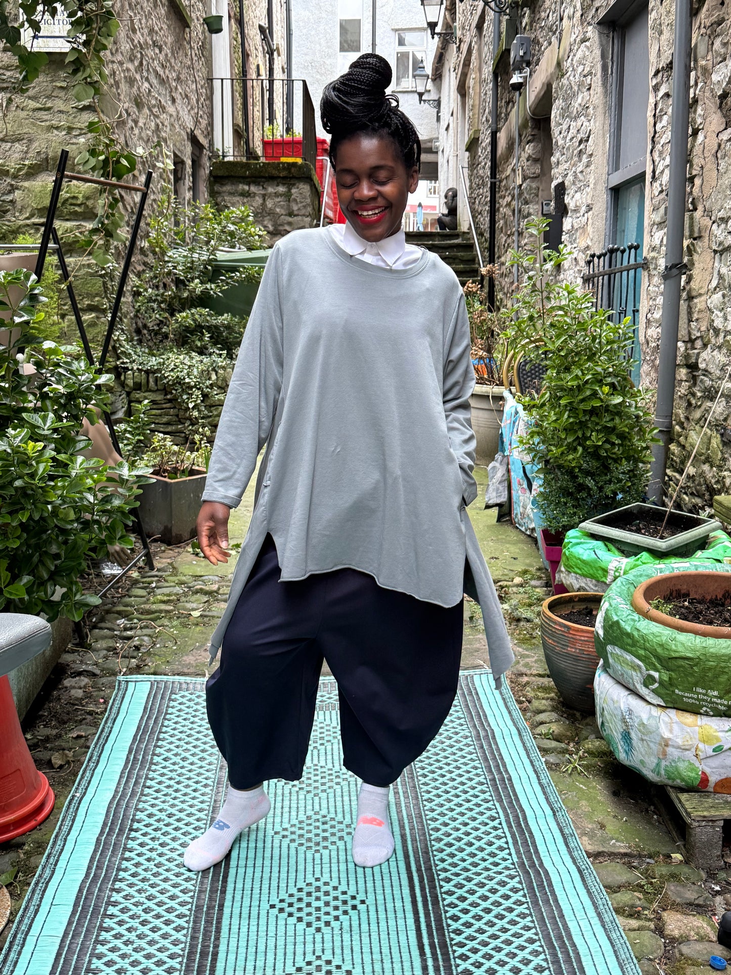 Made In Italy Grey Azu Top Fits Size 10-20