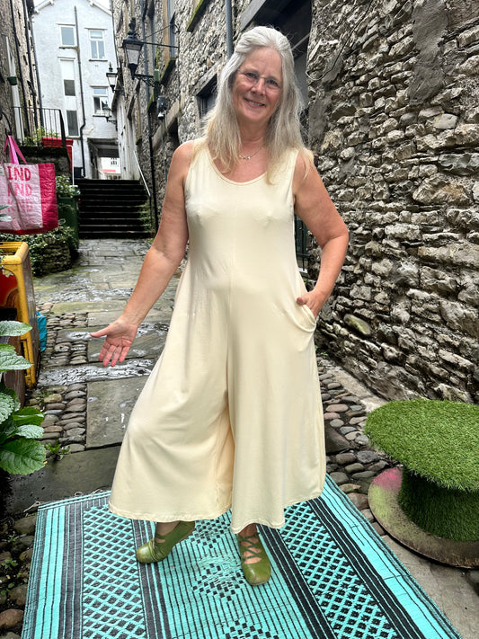 Stunning Elegant Fit Relax Cream Colour Obbe Jumpsuit, One Piece Fits Size 10-18