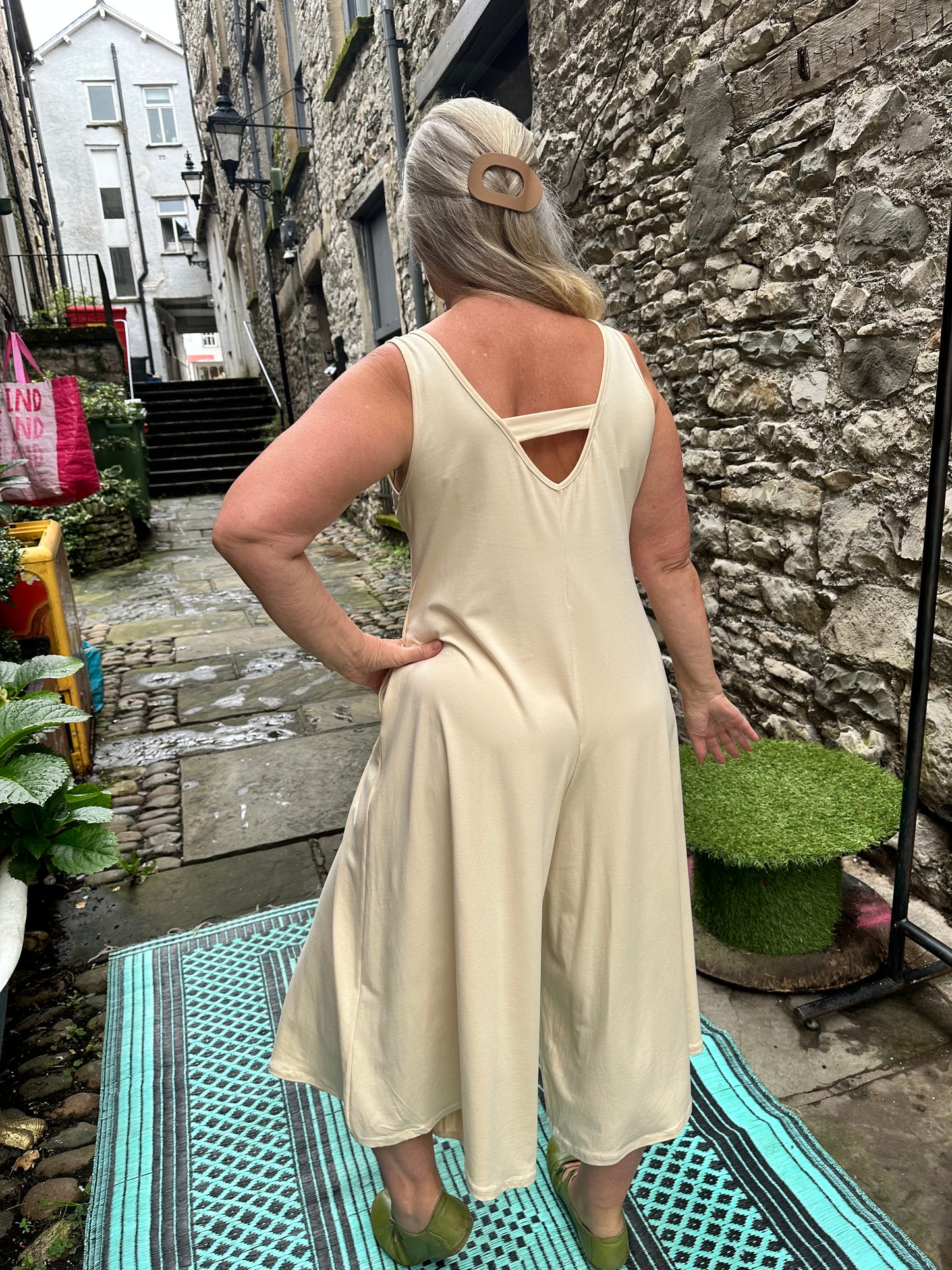 Stunning Elegant Fit Relax Cream Colour Obbe Jumpsuit, One Piece Fits Size 10-18