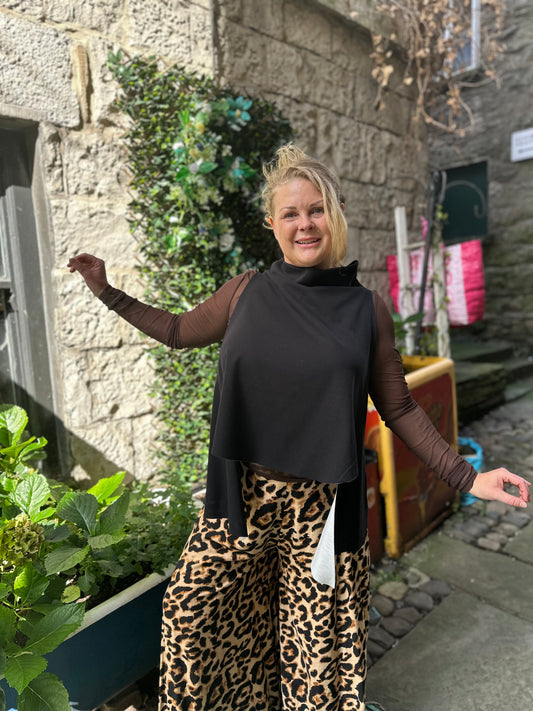 Moukia Black Gilet/Layering Top One Size Fit Size 8-18