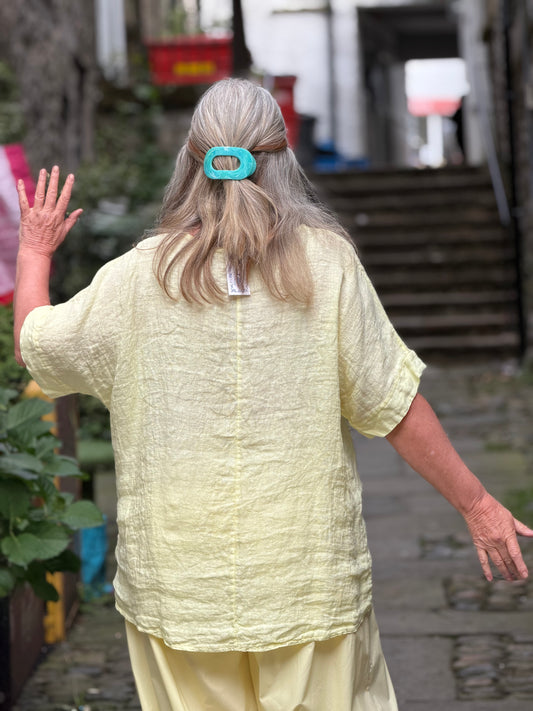 Pure Linen Mesh Detail Top One Size Will comfortably fit sizes 12–20 In Lemon Colour