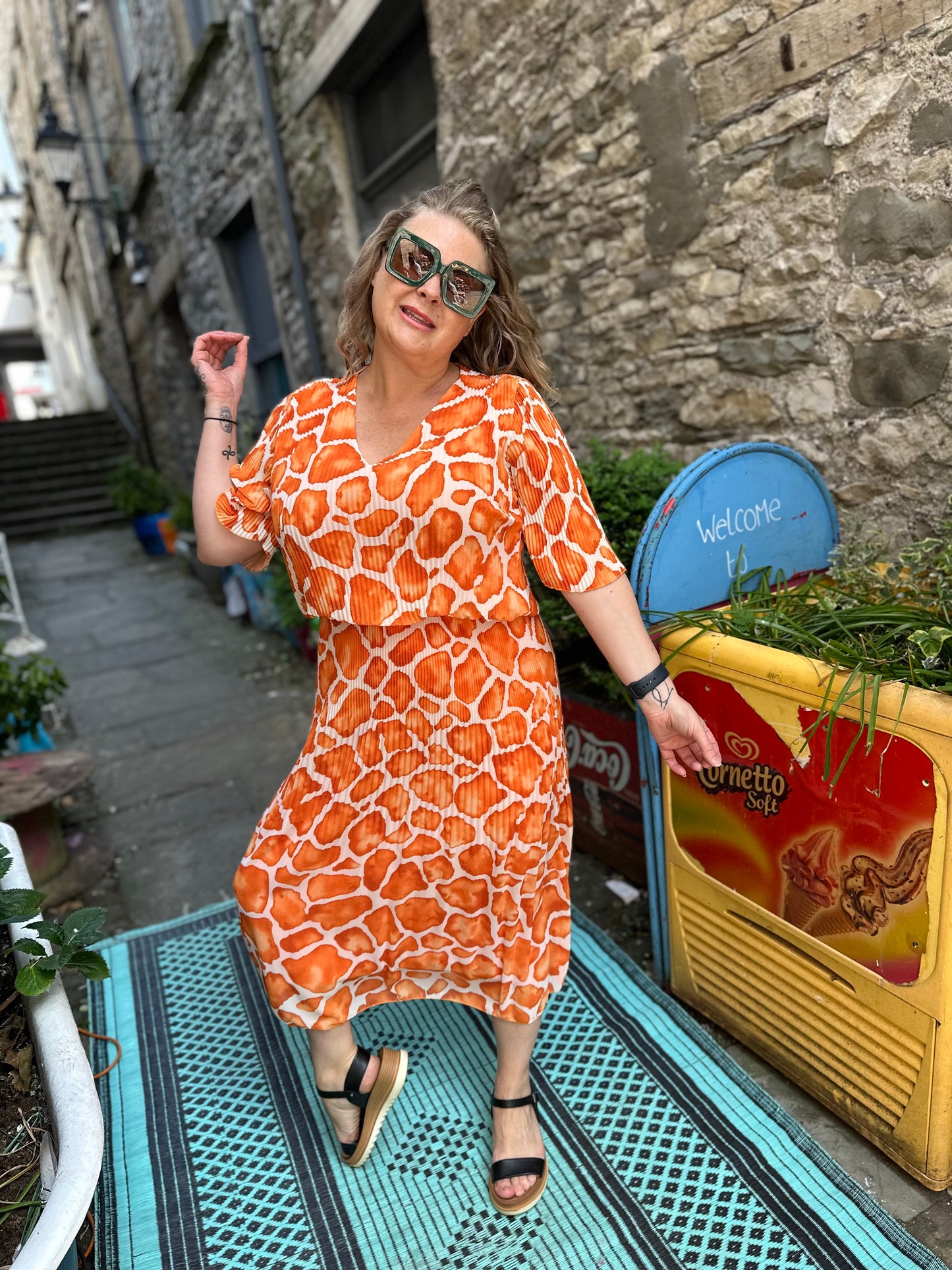 Amouka V-Neck Akouma Dress Pebbel Print Fits Size 8-20