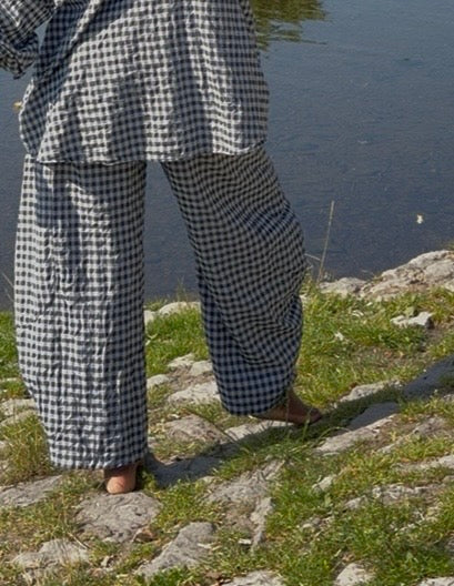 Tama Gingham Barrel Trousers In Navy/White One Size Fits Size 8-18