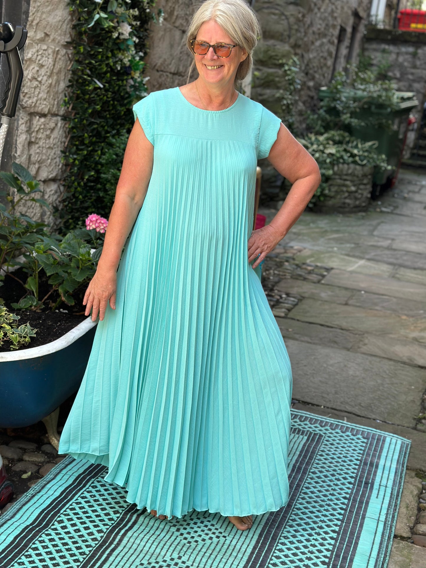 Stunning Mint Green Long Atouke Pleated Dress Fits Size 12-24