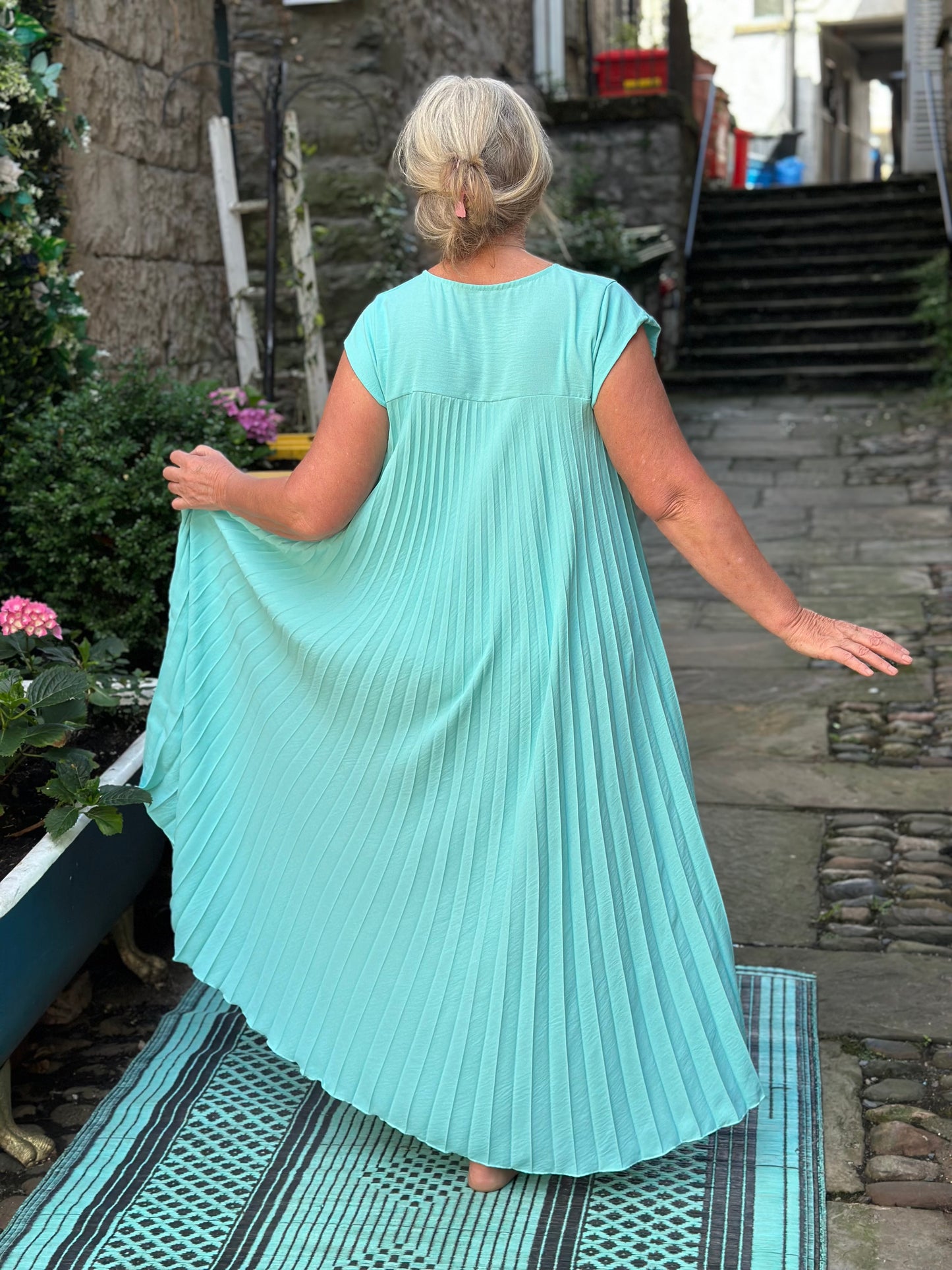 Stunning Mint Green Long Atouke Pleated Dress Fits Size 12-24