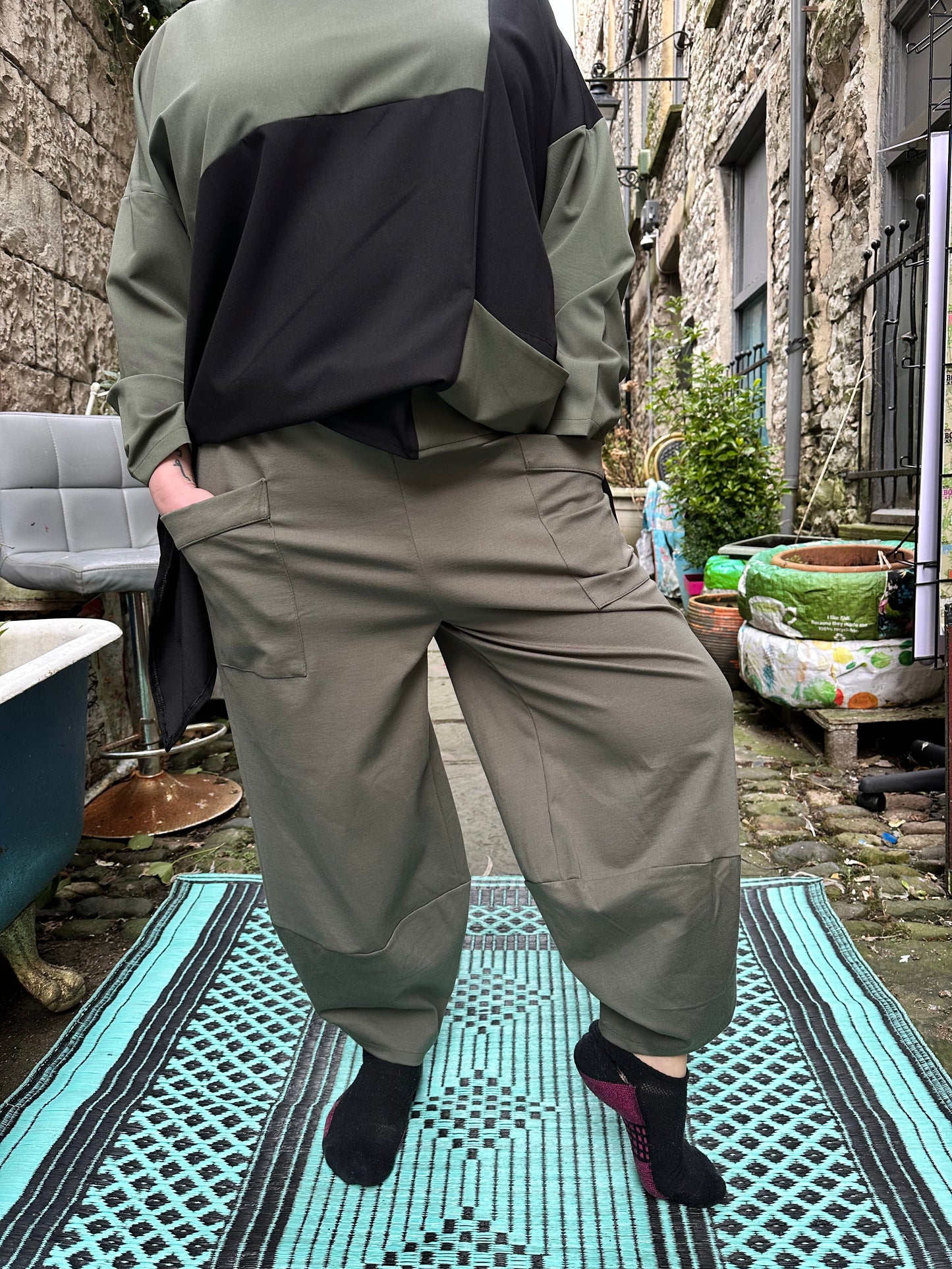 Kuiza Khaki Green Cord Trousers Fit Size 8-18