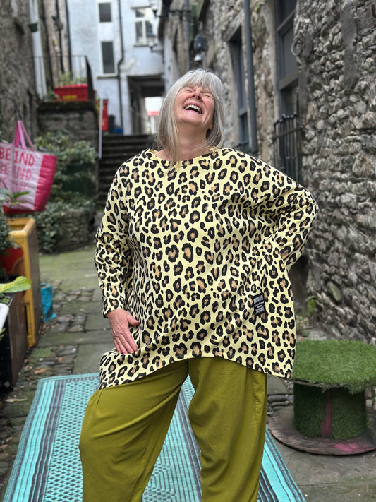 Stunning Animal Print Two Pockets Tunic Top In Yellow