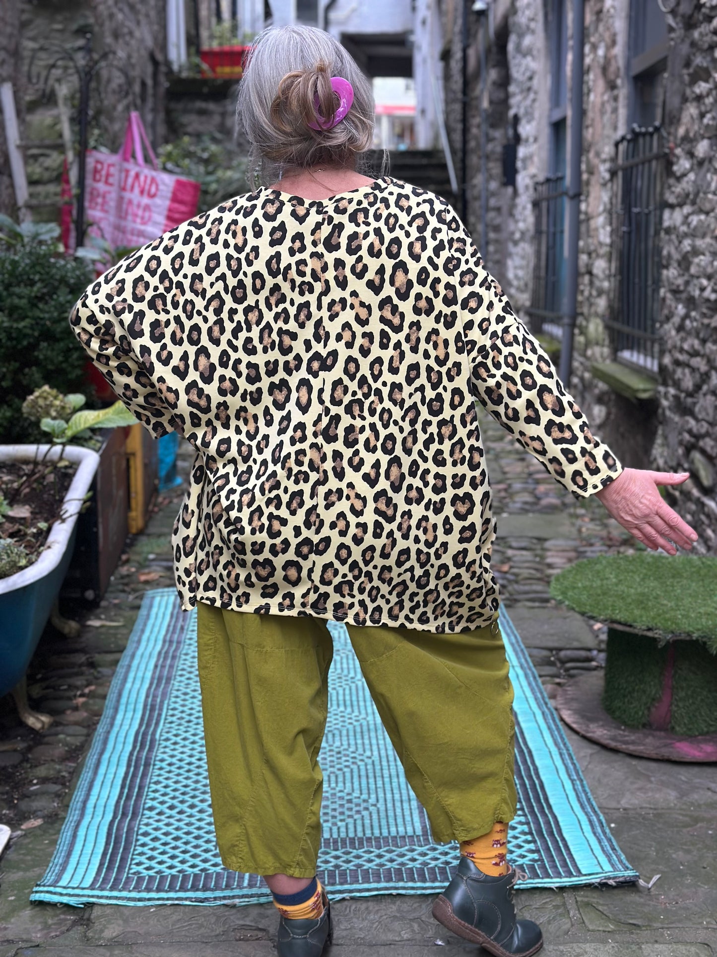 Stunning Animal Print Two Pockets Tunic Top In Yellow