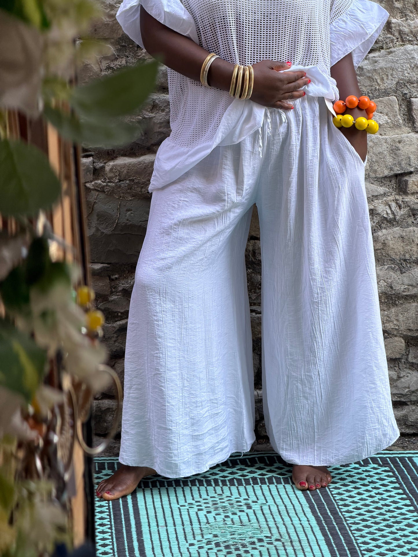 Amoki Crinkle Fully Elasticated Floaty Trousers One Fit Size 8-18 In White