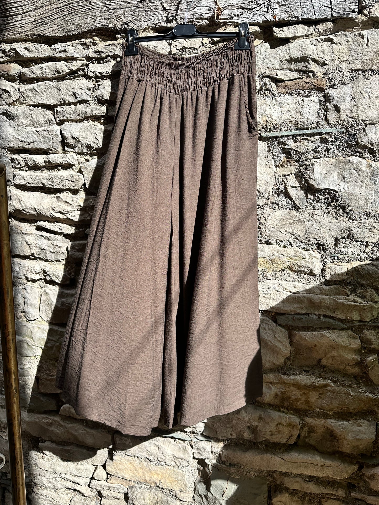 Amoki ruched waist Crinkle Fully Elasticated Floaty Trousers One Fit Size 8-22 in khaki