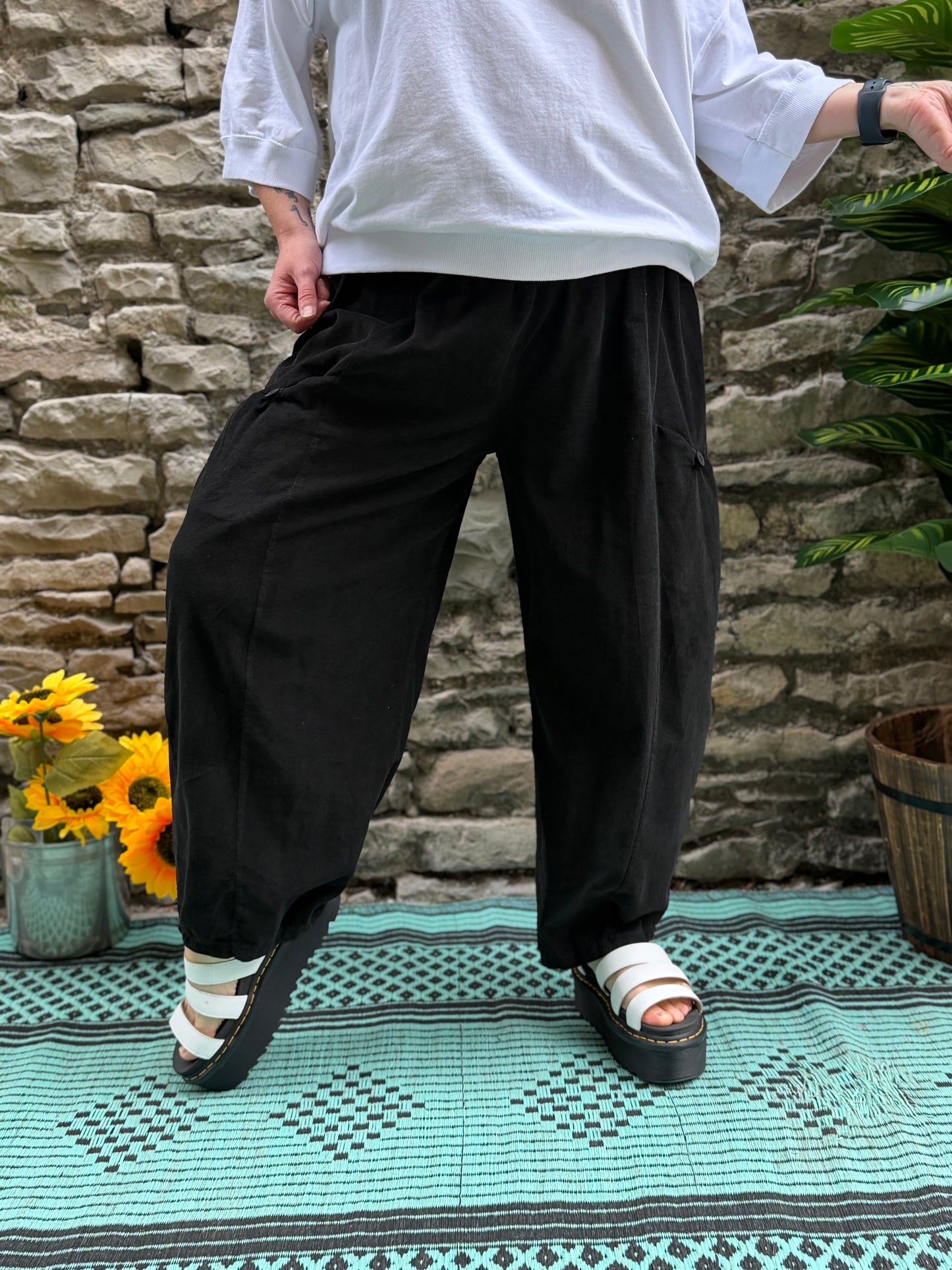Cord kayah Trousers In Black One Size Fits Size 10-22