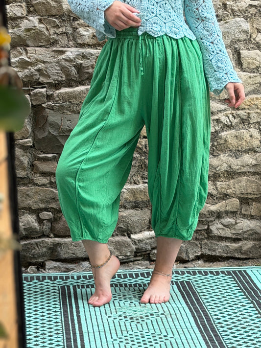 Pure Linen Cropped Trousers in One Size Fit 8-22 in Green