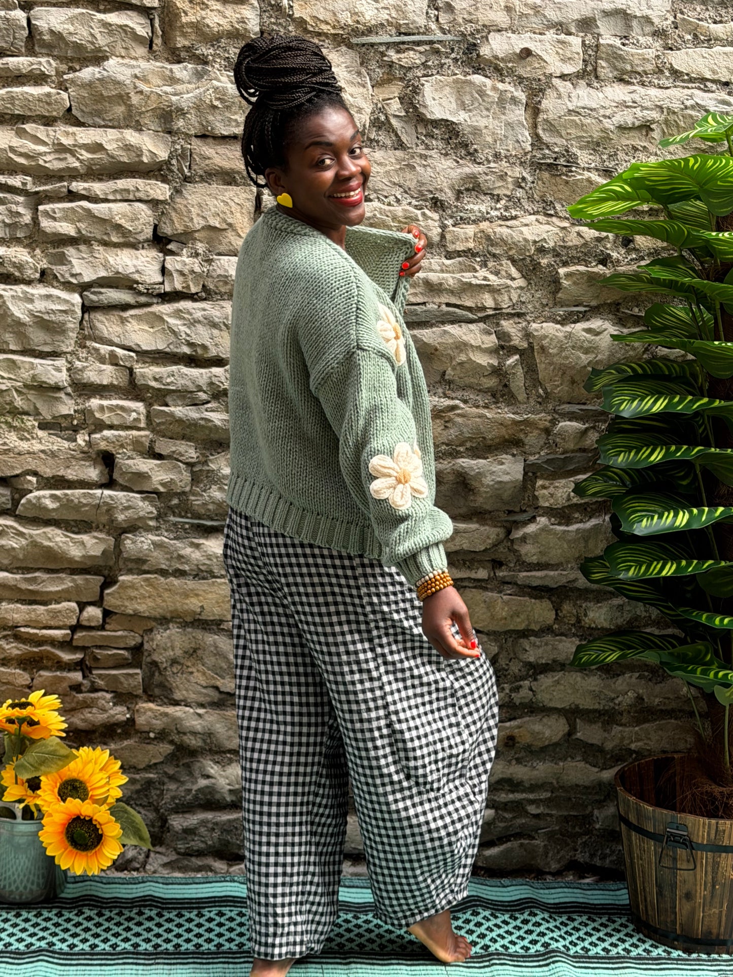 Stunning Soft Knit Daisy  Cardigan In Sage Green Size M/L