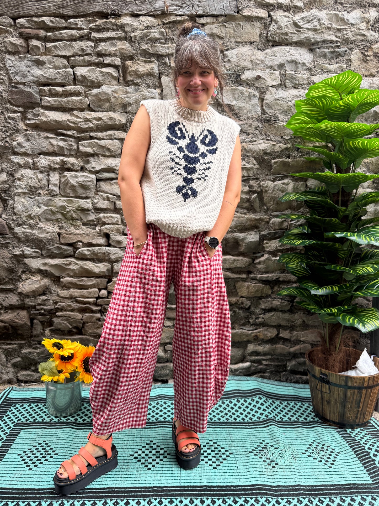 Stunning Lobster Knitted Sleeveless Jumper/ Tant Top/Vest 🦞Beige/Navy