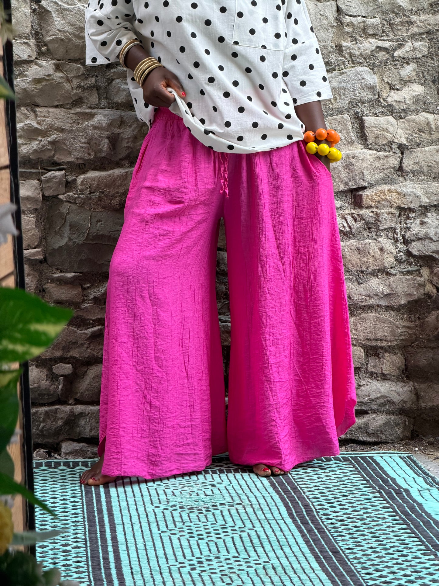 Amoki Crinkle Fully Elasticated Floaty Trousers One Fit Size 8-18 In Pink