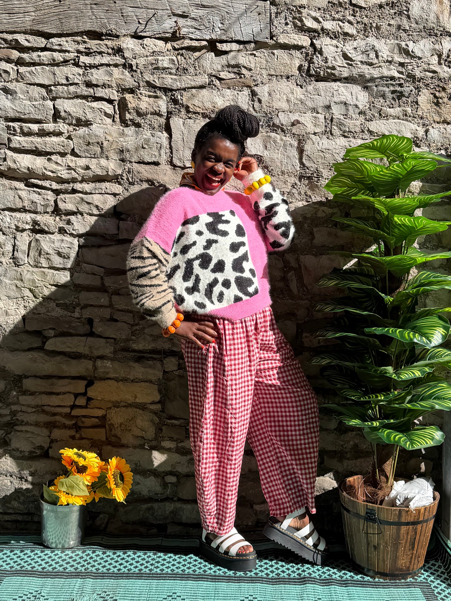Stunning Fluffy knitted Animal Print Amonie Jumper Size M/L Pink Mix