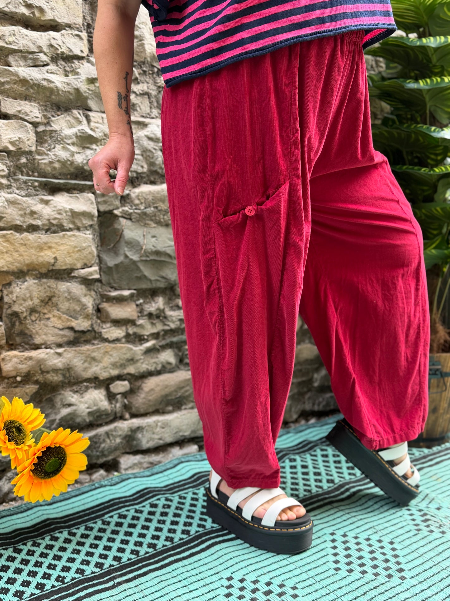 Cord kayah Trousers In Red One Size Fits Size 10-20