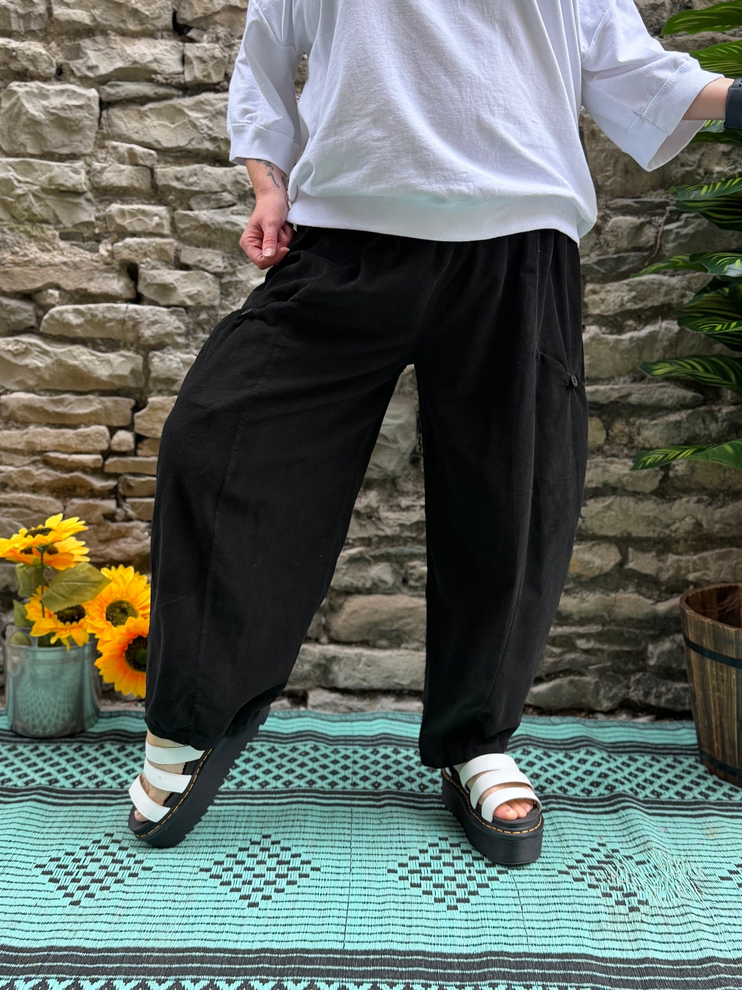 Cord kayah Trousers In Black One Size Fits Size 10-22