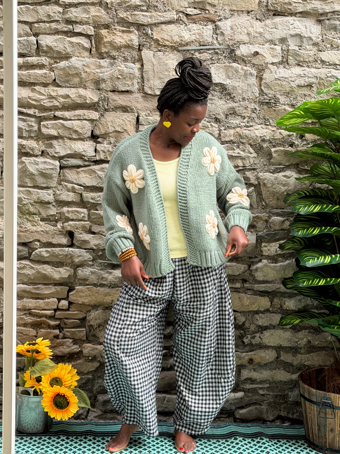 Stunning Soft Knit Daisy  Cardigan In Sage Green Size M/L