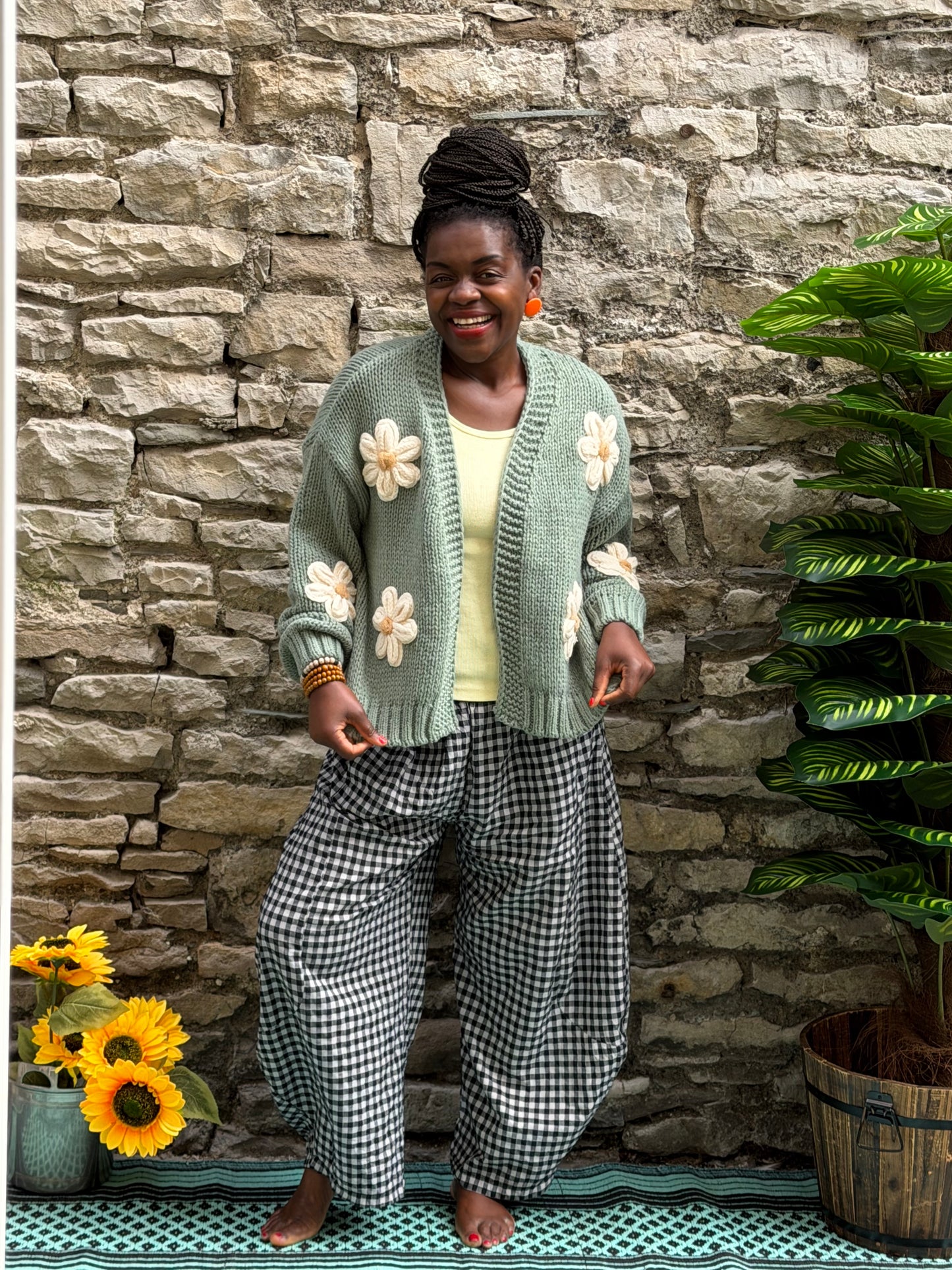 Stunning Soft Knit Daisy  Cardigan In Sage Green Size M/L