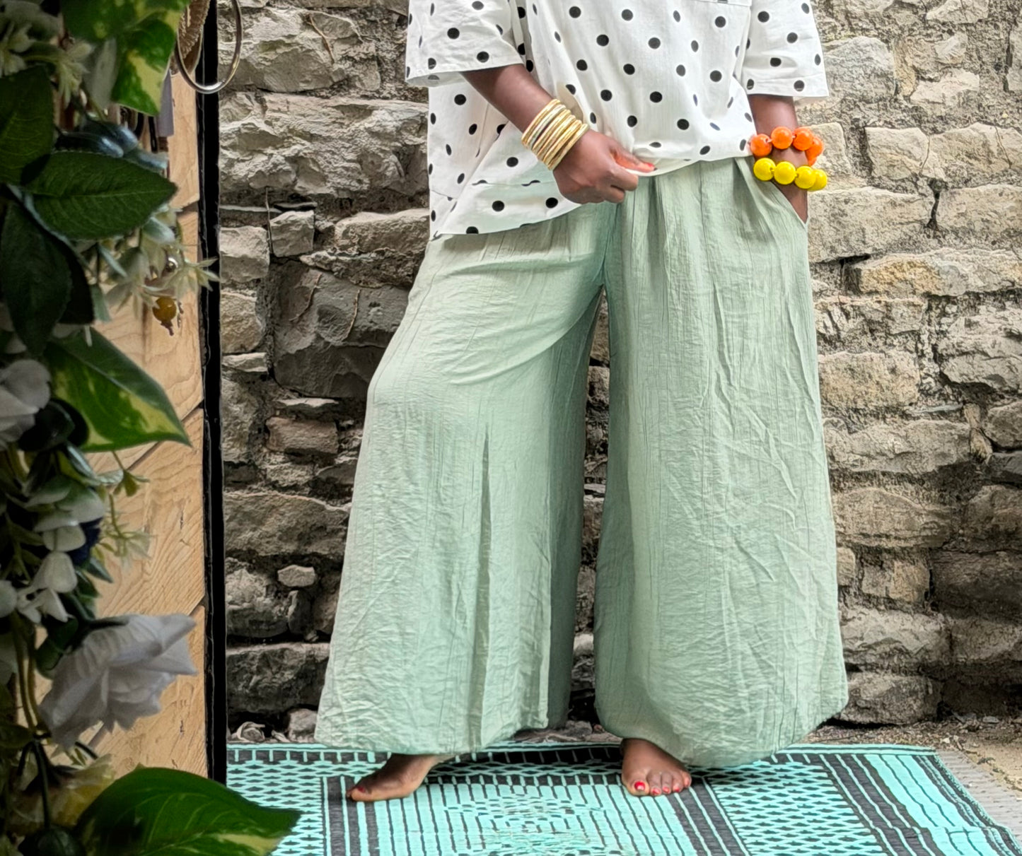 Amoki Crinkle Fully Elasticated Trousers One Fit Size 8-18 In Khaki