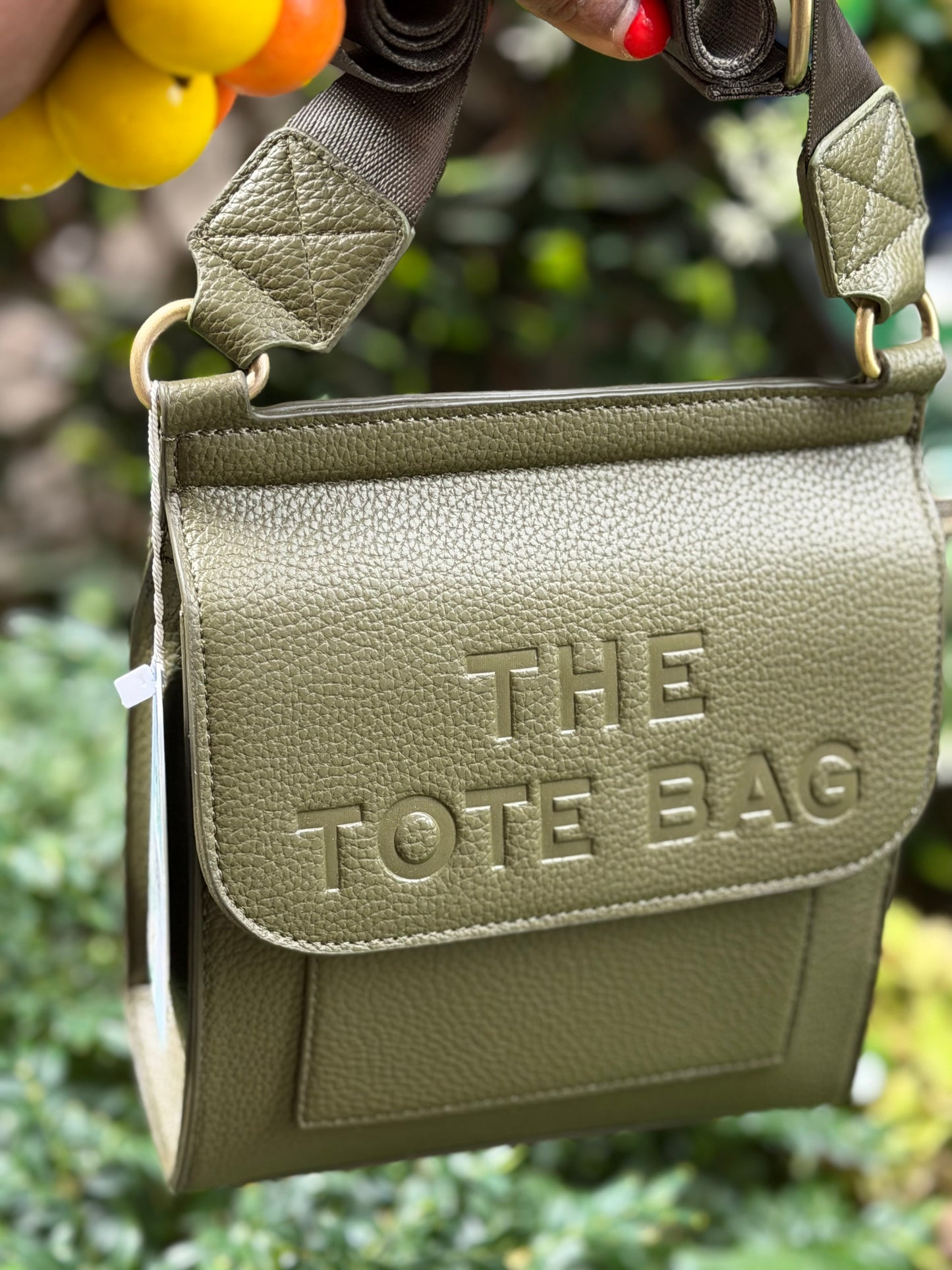 The tote bag in Khaki
