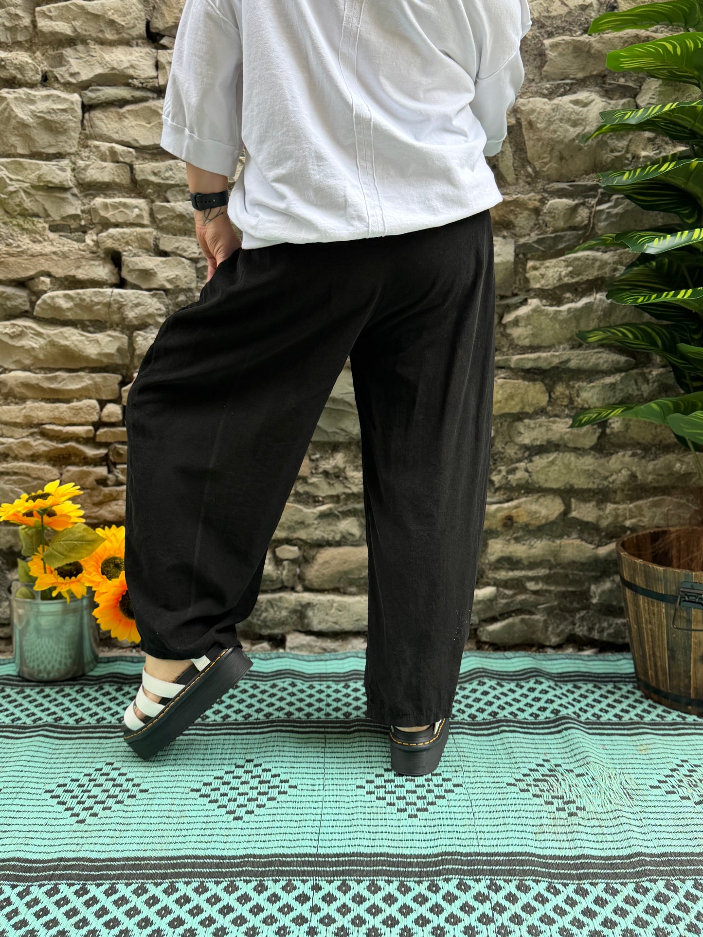 Cord kayah Trousers In Black One Size Fits Size 10-22