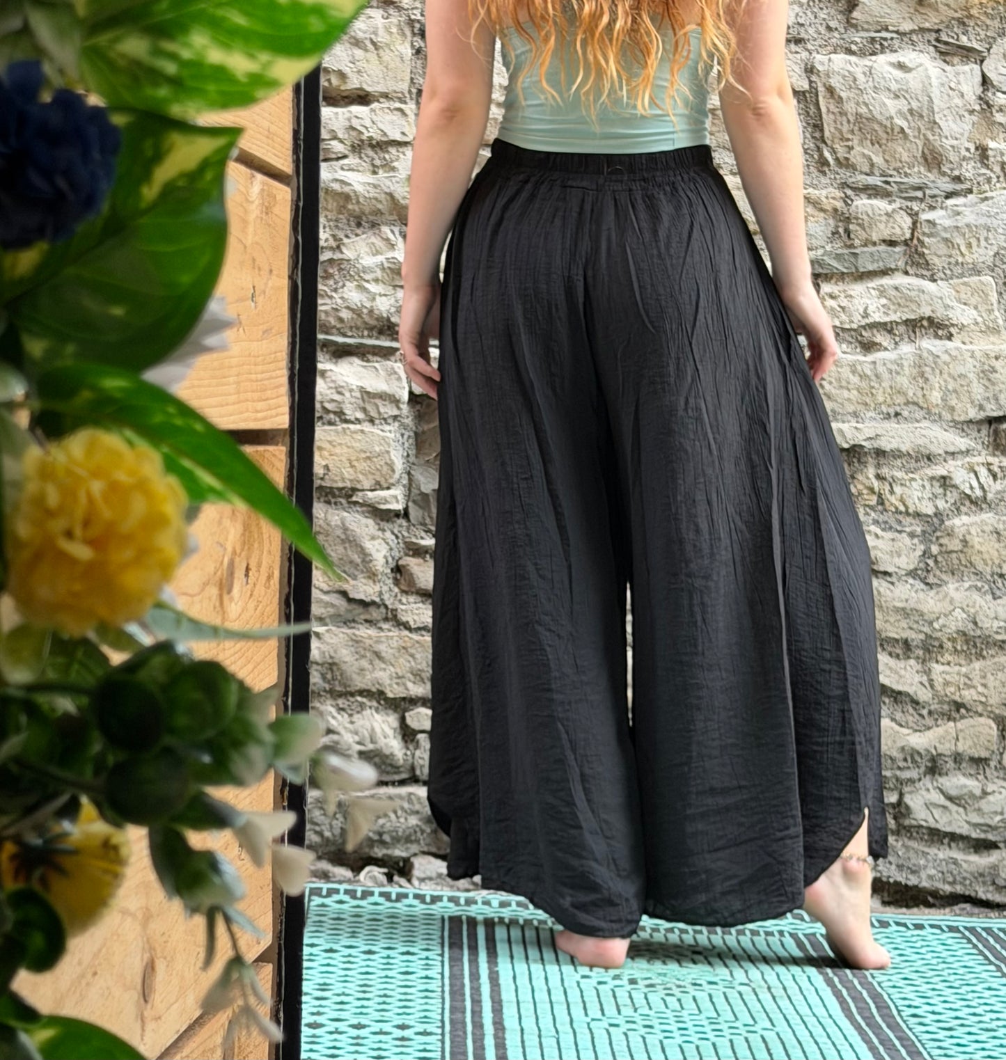Amoki Crinkle Fully Elasticated Floaty Trousers One Fit Size 8-18 In Black