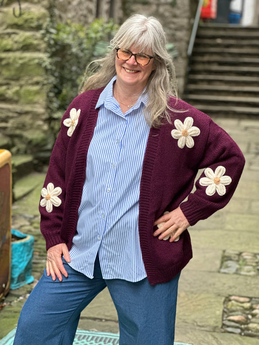 Stunning Soft Knit Daisy Moo Cardigan In Burgundy Size S/M