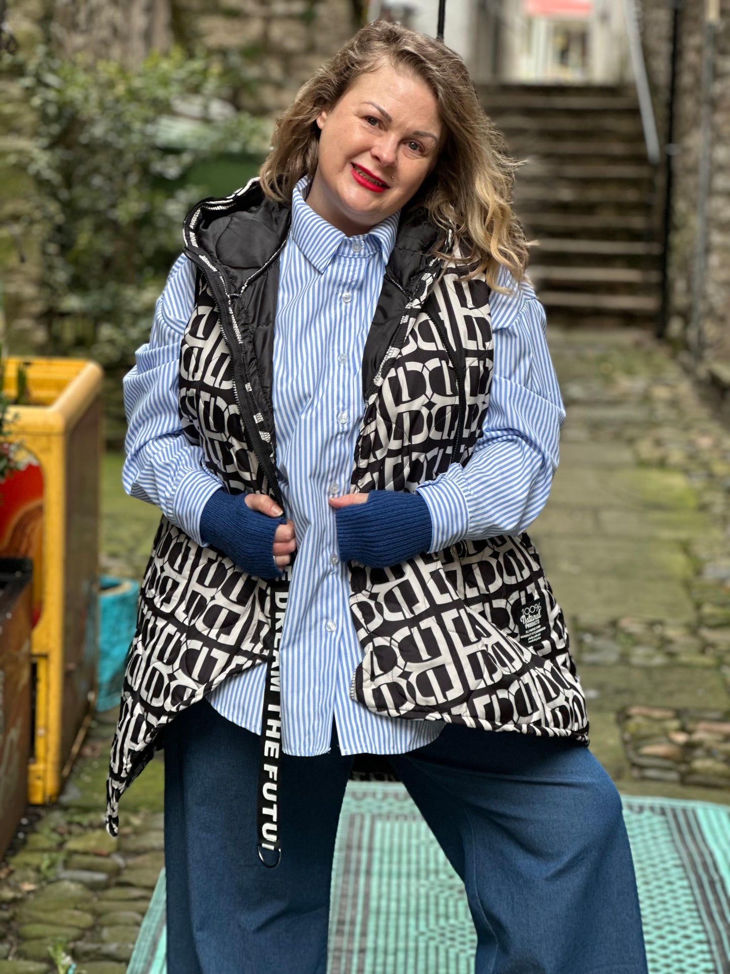 Ladies Stunning Monochrome Padded & Hooded Gilet Size 10-18