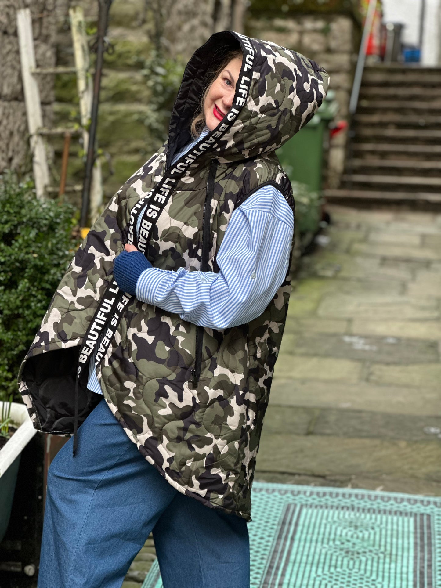 Ladies Stunning Camo Padded & Hooded Gilet Size 10-18