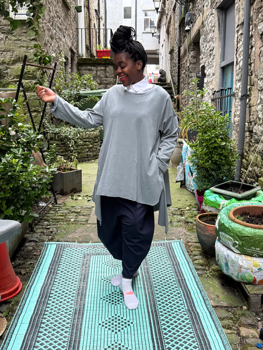Made In Italy Grey Azu Top Fits Size 10-20