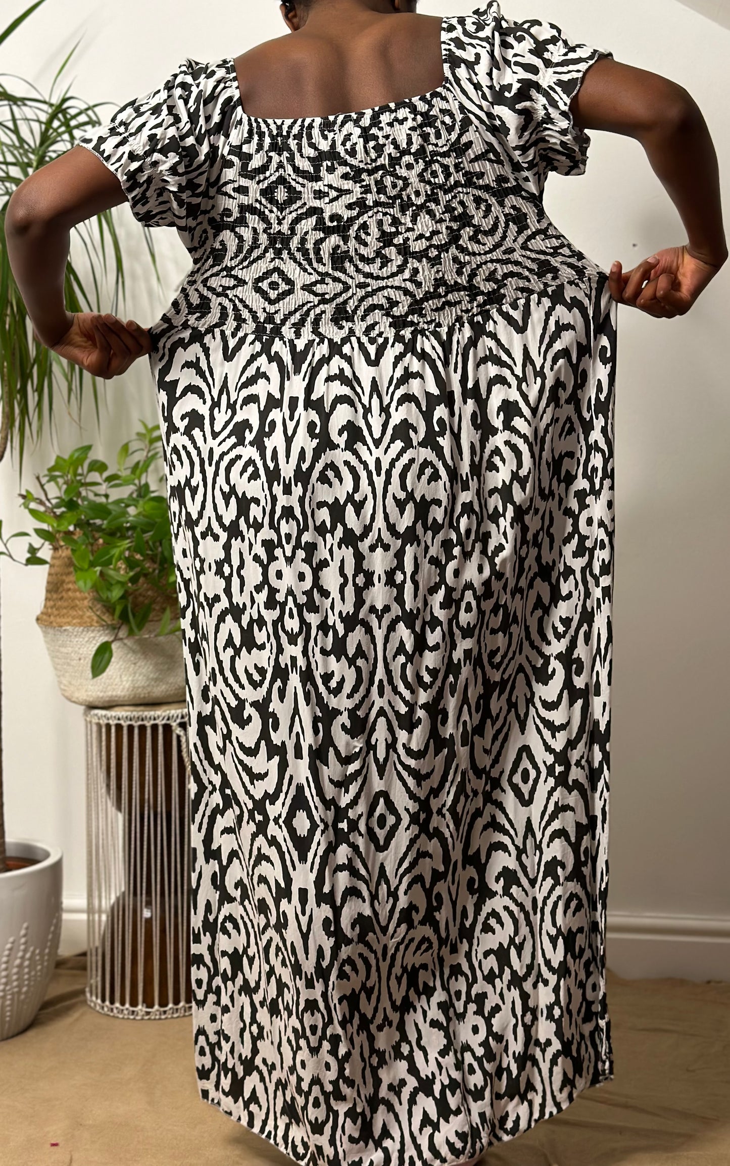 Stunning Black & White Ruched Bardot Maxi Dress Size 6-16