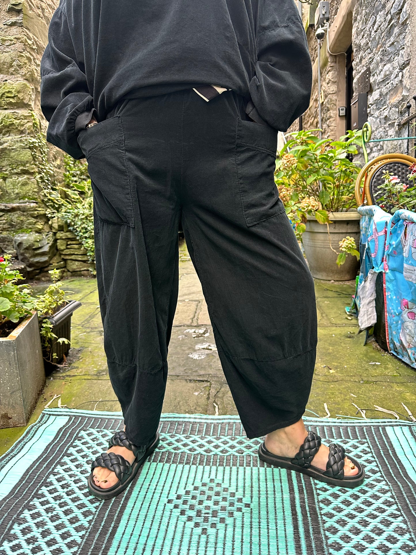 Kuiza Black Cord Trousers Fit Size 8-18