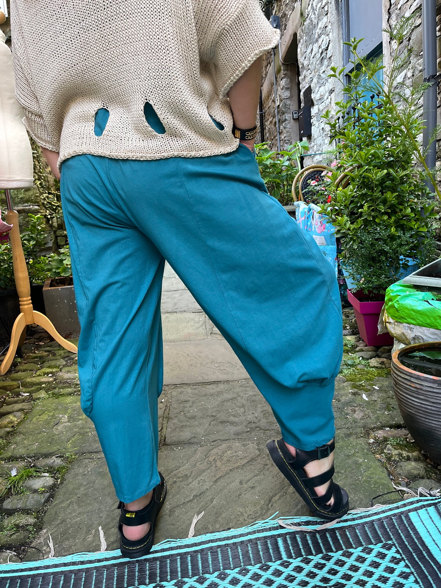 Super comfortable Short Azu Trousers In Teal Size 8-22