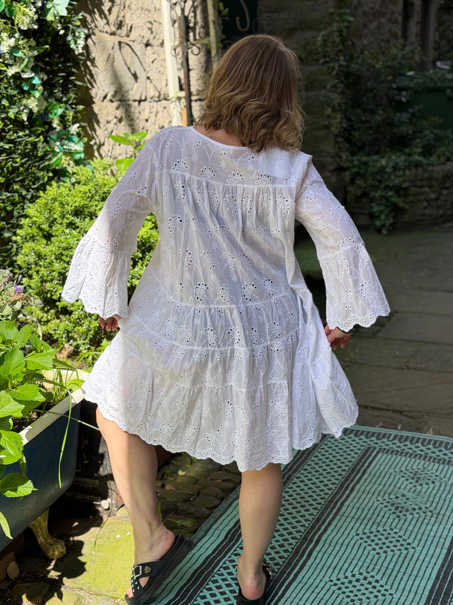 Stunning White Broderie Anglaise Tiered Shirt Dress Fits Size 10-18