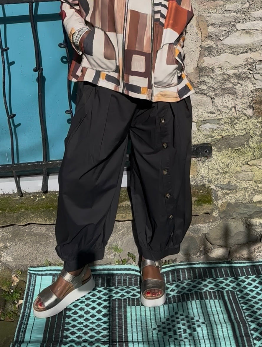 Stunning Oyya Trousers In Black One Size 8-20