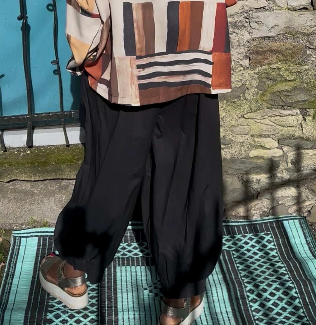 Stunning Oyya Trousers In Black One Size 8-20