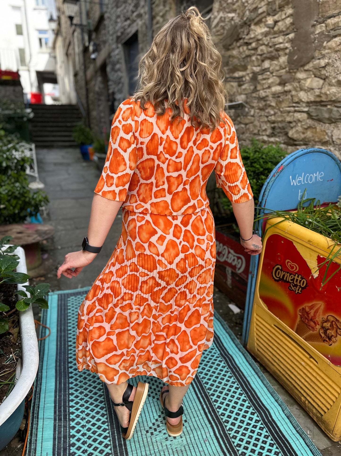 Amouka V-Neck Akouma Dress Pebbel Print Fits Size 8-20