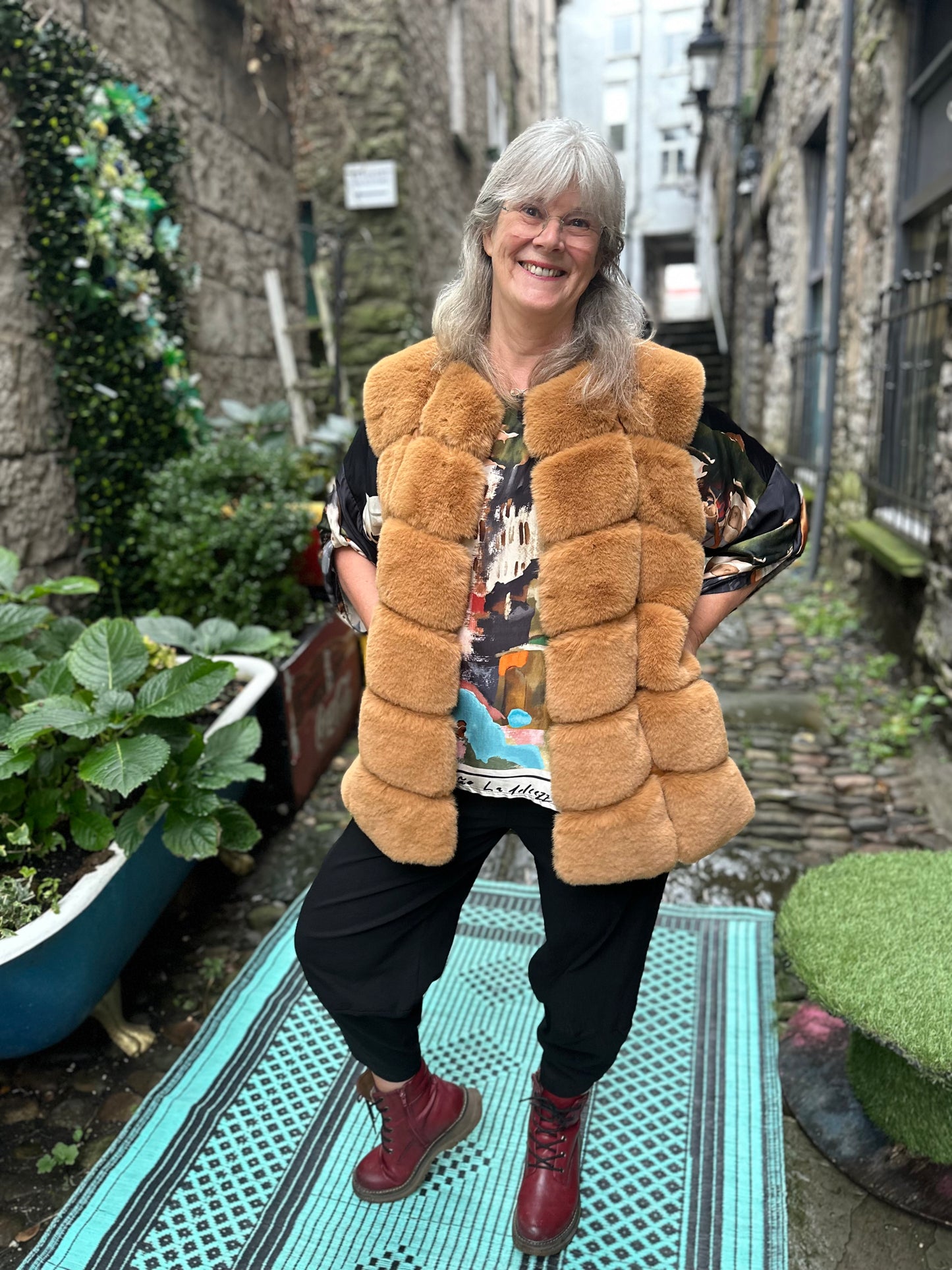 Exquisite Fluffy Faux Fur Brown Koro Gilet Fits Size 10-18