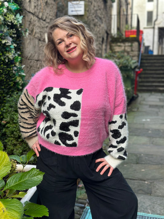 Stunning Fluffy knitted Animal Print Pink Anouke Jumper Size M/L